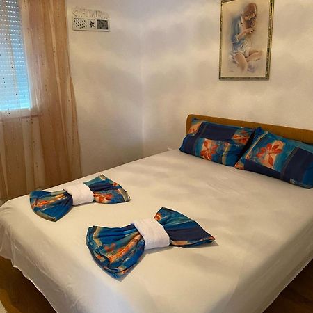 Guest House Kruna Ulcinj Exterior foto